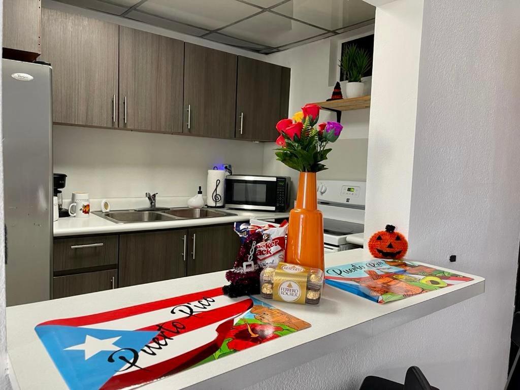 Condado Beachfront Tantra Apartment Сан Хуан Екстериор снимка