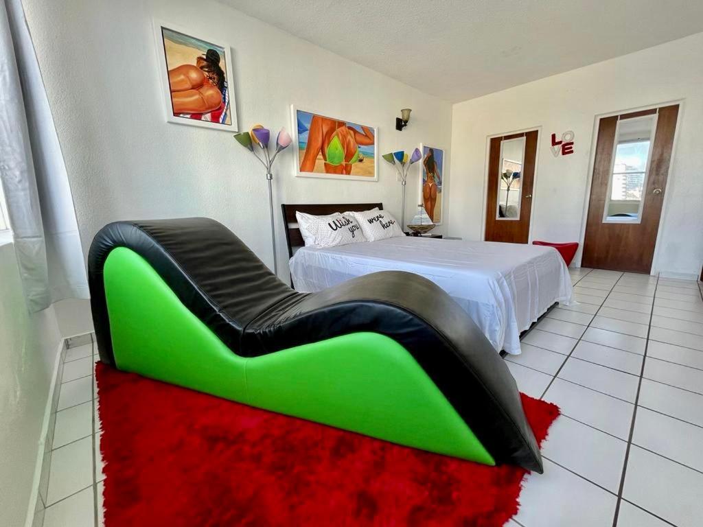 Condado Beachfront Tantra Apartment Сан Хуан Екстериор снимка