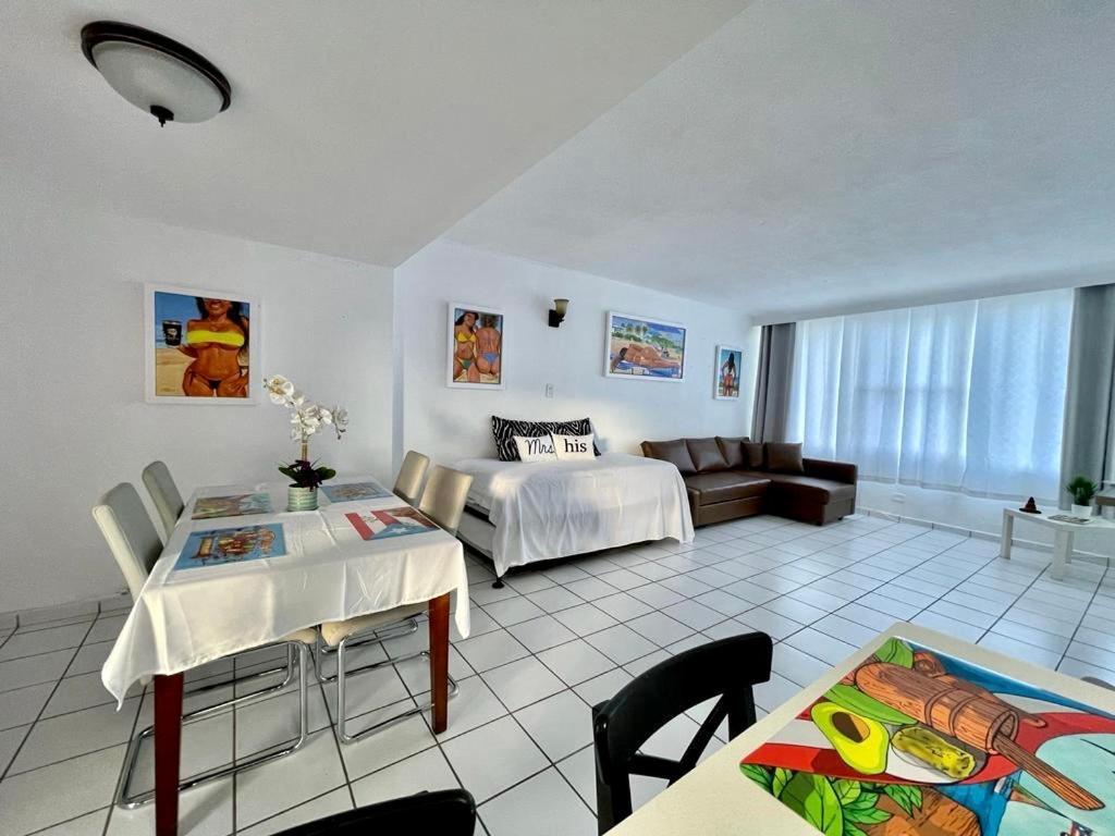 Condado Beachfront Tantra Apartment Сан Хуан Екстериор снимка