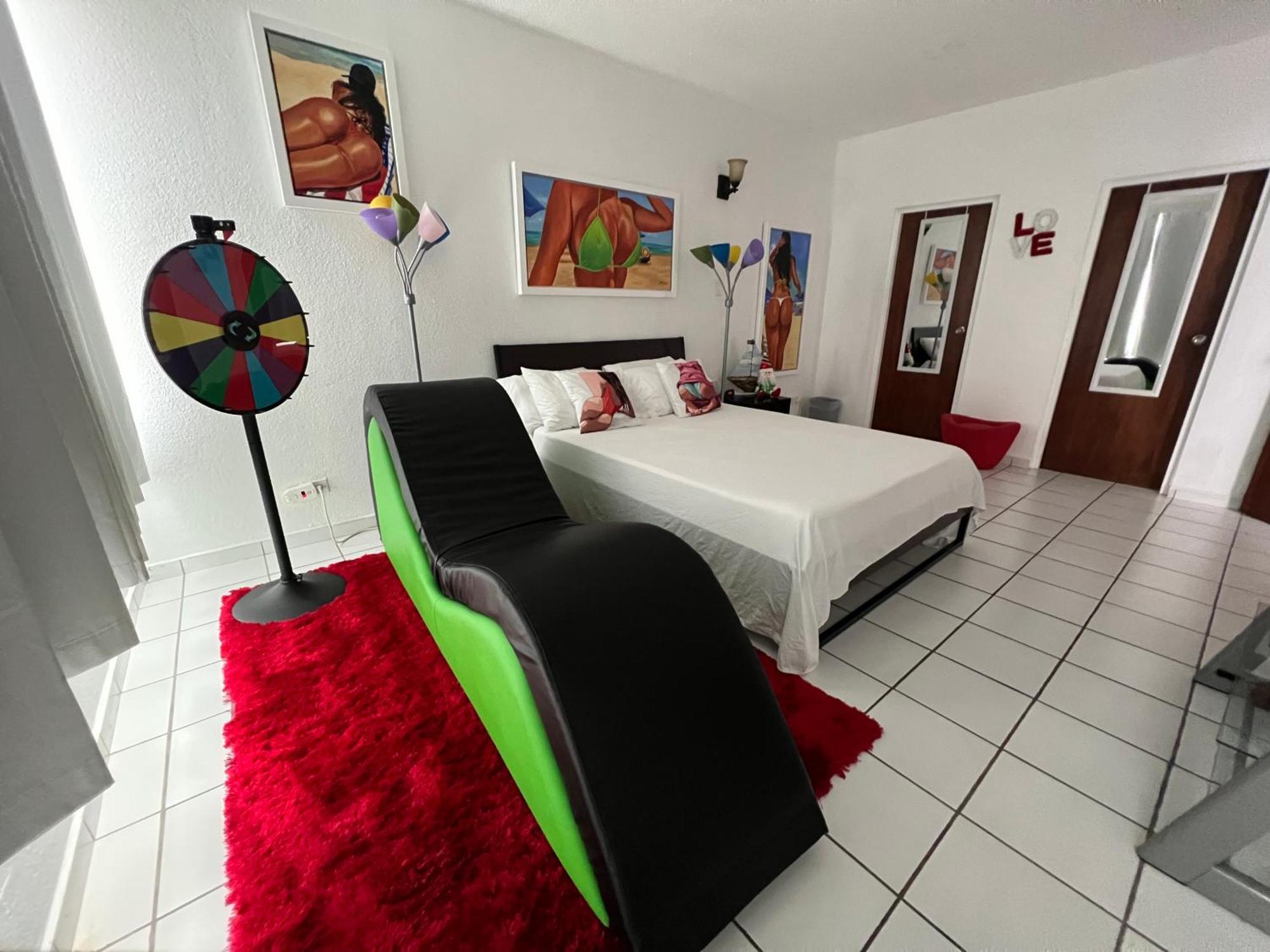 Condado Beachfront Tantra Apartment Сан Хуан Екстериор снимка