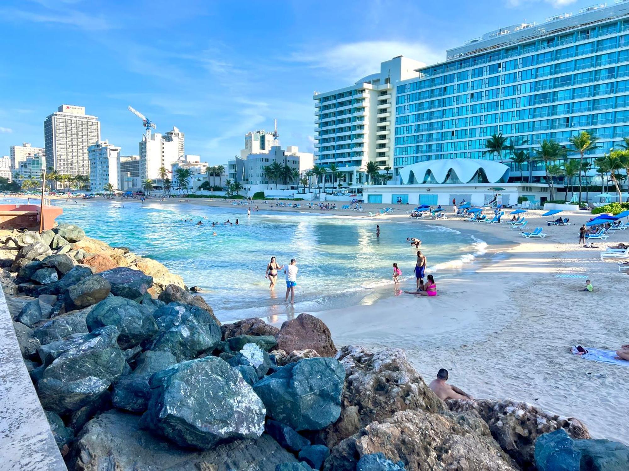 Condado Beachfront Tantra Apartment Сан Хуан Екстериор снимка