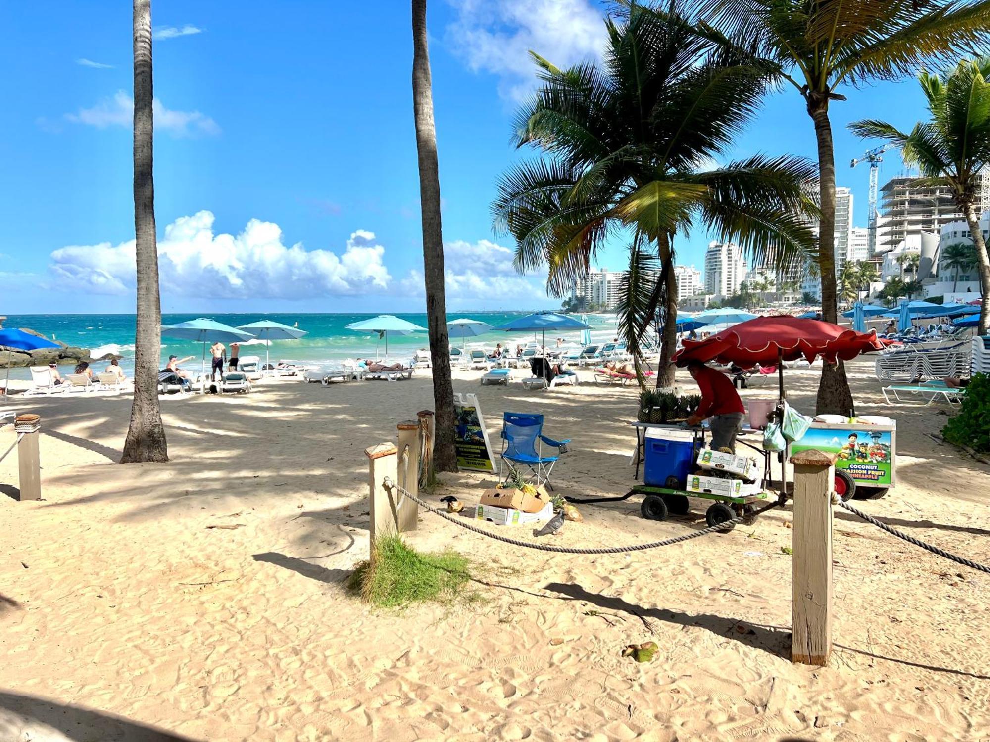 Condado Beachfront Tantra Apartment Сан Хуан Екстериор снимка
