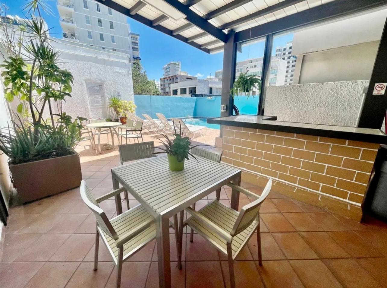 Condado Beachfront Tantra Apartment Сан Хуан Екстериор снимка